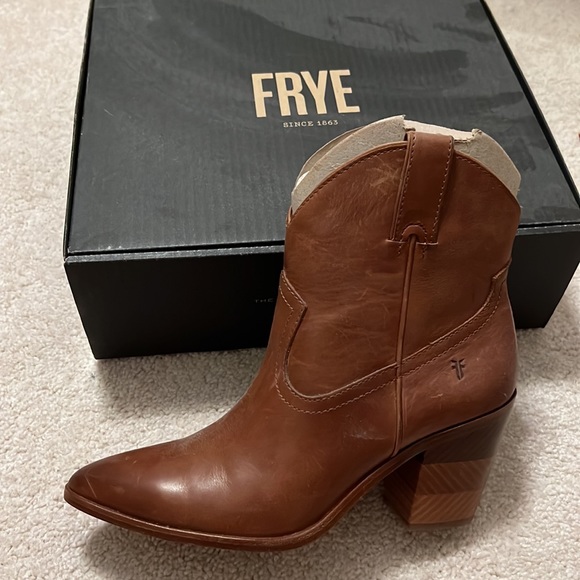 Frye Faye Chevron short booties - Picture 2 of 10